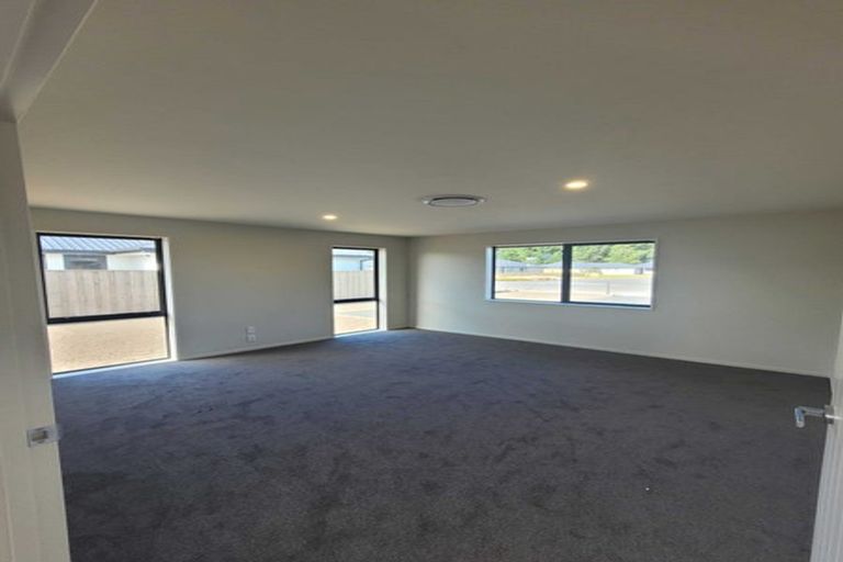 Photo of property in 76 Hilton Drive, Amberley, 7410