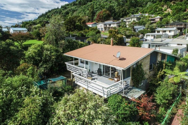 Photo of property in 50b Milton Terrace, Picton, 7220