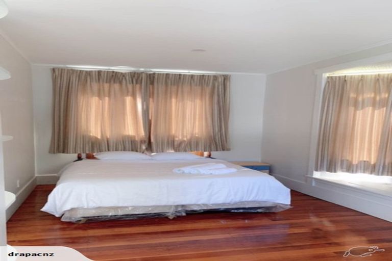 Photo of property in 14 Dignan Street, Point Chevalier, Auckland, 1022