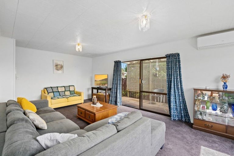 Photo of property in 11 Simcox Street, Otaki Beach, Otaki, 5512