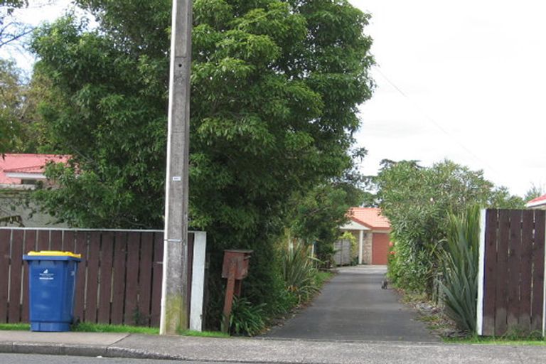 Photo of property in 723d Te Atatu Road, Te Atatu Peninsula, Auckland, 0610