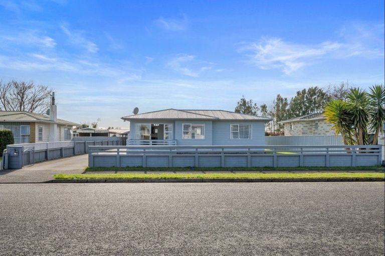 Photo of property in 27 Cargill Street, Levin, 5510