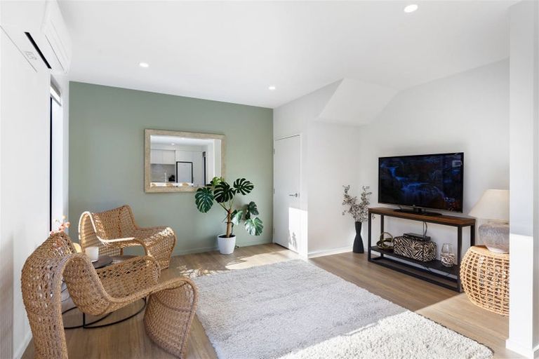 Photo of property in 2/55 Cleveland Street, Edgeware, Christchurch, 8013