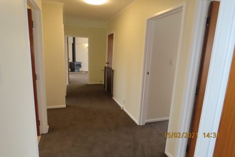 Photo of property in 8 Bodi Place, Te Atatu South, Auckland, 0610