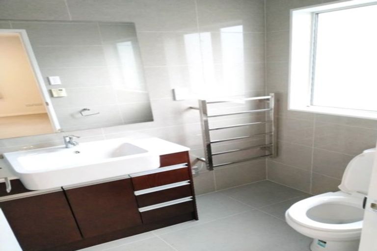 Photo of property in 9 Bushpark Place, Flat Bush, Auckland, 2016