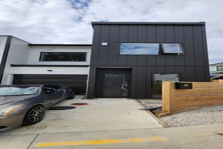 Photo of property in 28 Korokio Lane, Henderson, Auckland, 0612