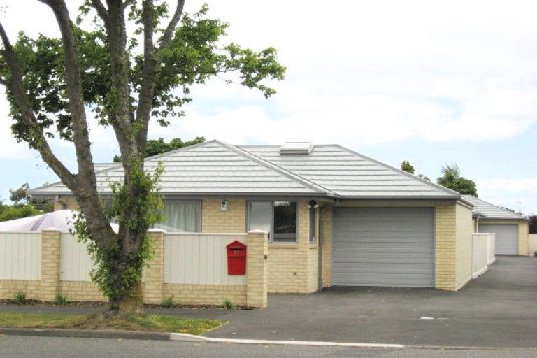Photo of property in 62 Withells Road, Avonhead, Christchurch, 8042