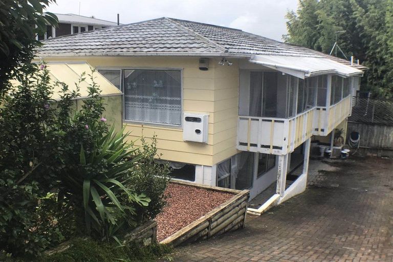 Photo of property in 1/111 Tirimoana Road, Te Atatu South, Auckland, 0602