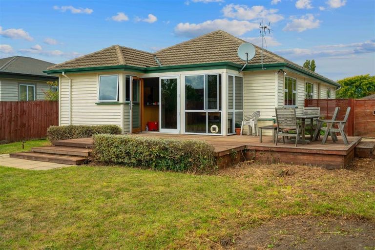 Photo of property in 51 Winters Road, Redwood, Christchurch, 8051