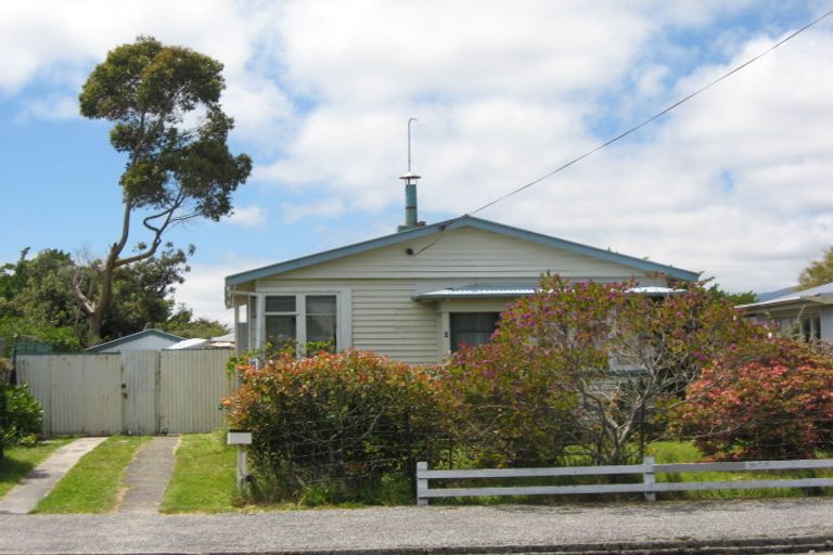 Photo of property in 3 Derby Street, Westport, 7825