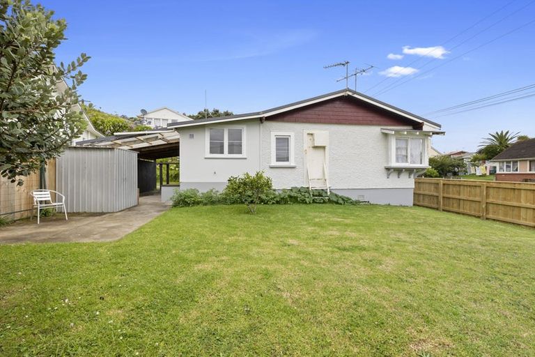 Photo of property in 110a Cook Street, Marfell, New Plymouth, 4310