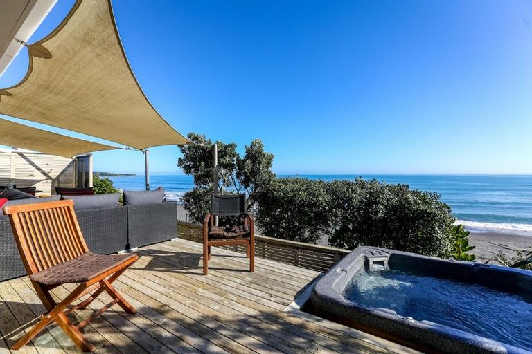 Photo of property in 93 Messenger Terrace, Oakura, 4314