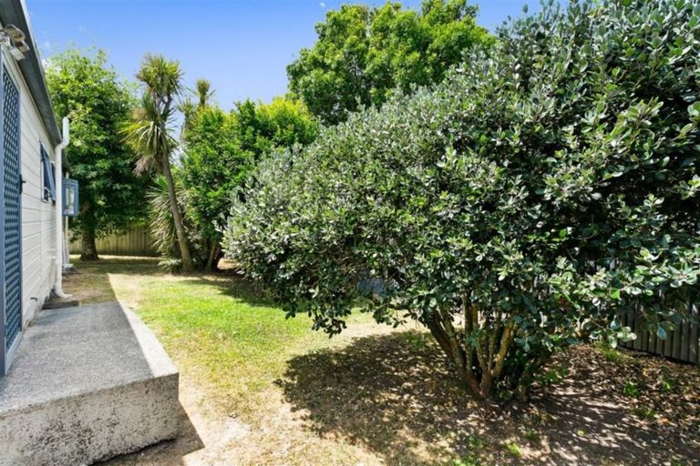 Photo of property in 106a Bruce Mclaren Road, Henderson, Auckland, 0612