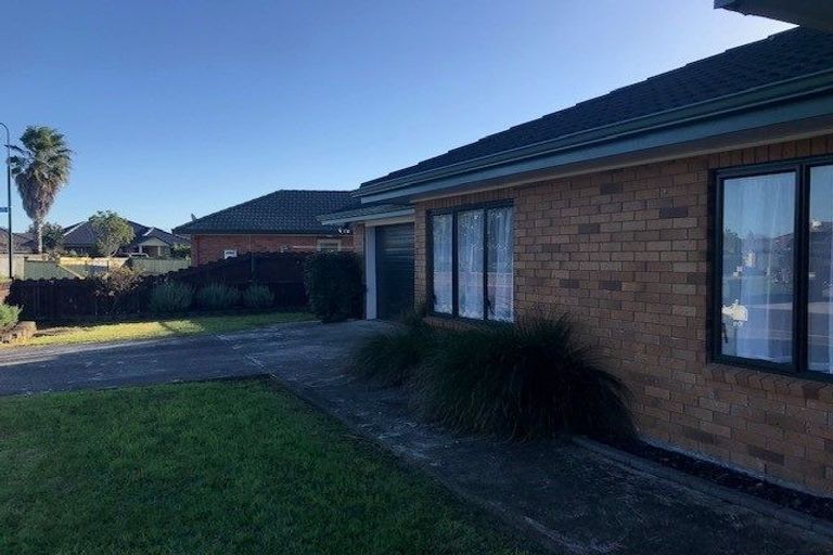 Photo of property in 1 Sheldon Place, Burswood, Auckland, 2013