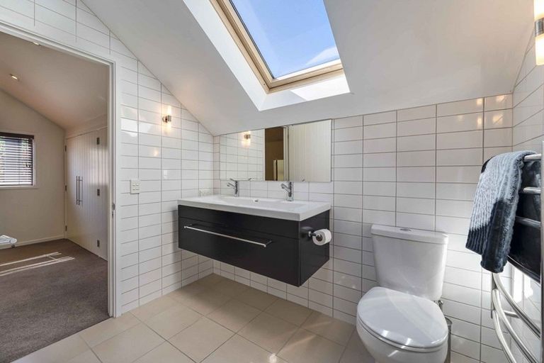 Photo of property in 6 Chartres Lane, Arrowtown, 9302