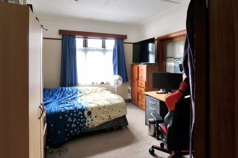 Photo of property in 8 Junction Street, Fairfield, Lower Hutt, 5011