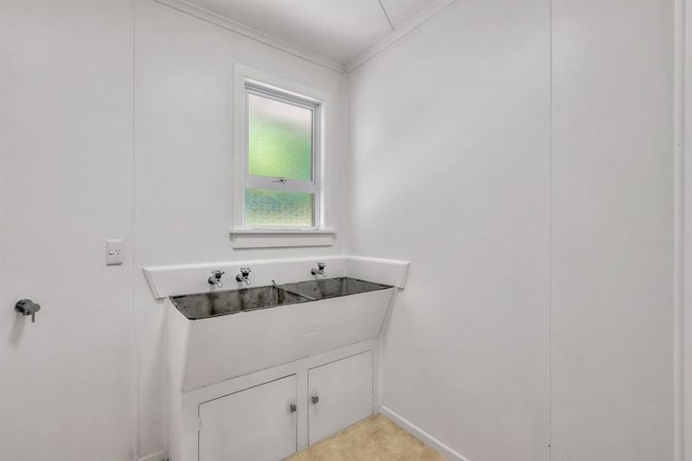 Photo of property in 9a Brois Street, Frankleigh Park, New Plymouth, 4310