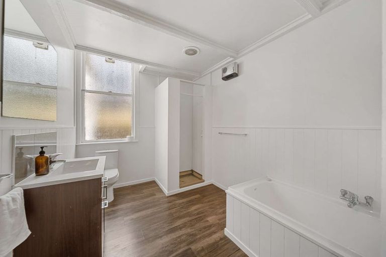 Photo of property in 24 Neidpath Road, Mornington, Dunedin, 9011