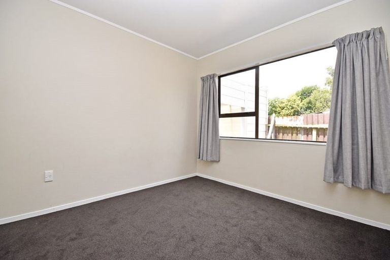 Photo of property in 2/87 Kayes Road, Pukekohe, 2120