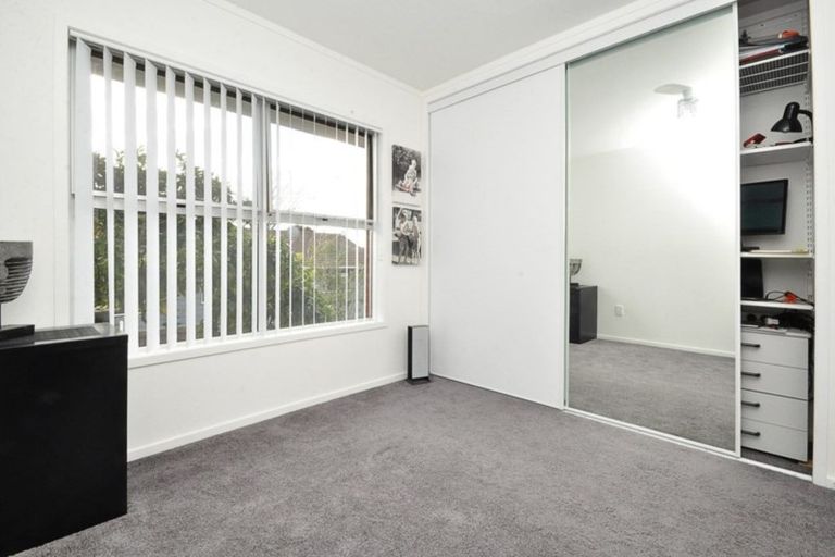 Photo of property in 2/21 Quebec Road, Milford, Auckland, 0620