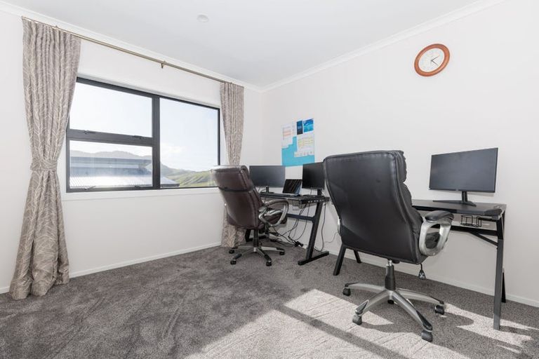 Photo of property in 150 Amesbury Drive, Churton Park, Wellington, 6037