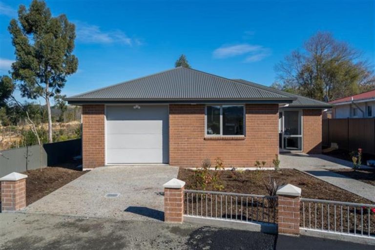 Photo of property in 8 Fry Street, Fairfield, Dunedin, 9018