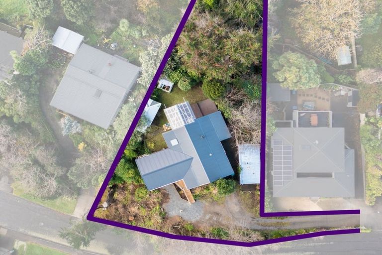 Photo of property in 36 Renown Road, Raumati South, Paraparaumu, 5032