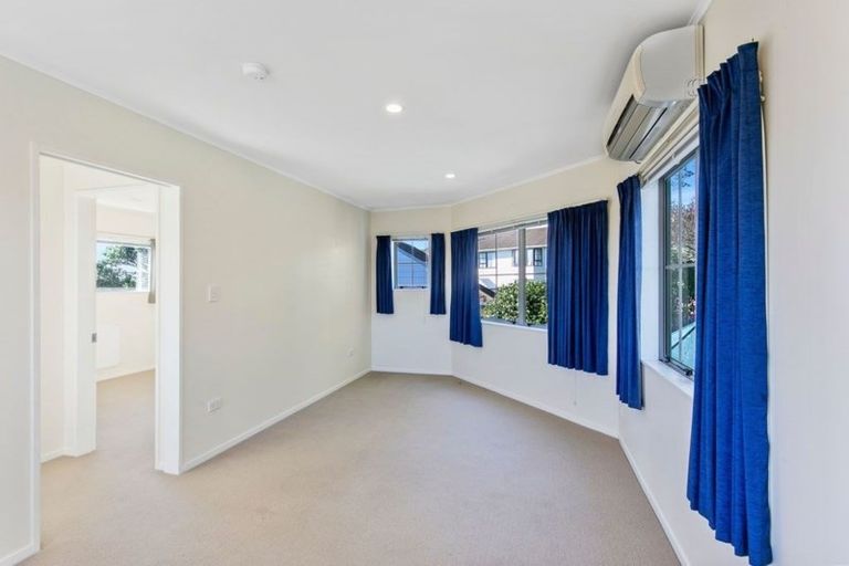 Photo of property in 148 Mark Avenue, Grenada Village, Wellington, 6037