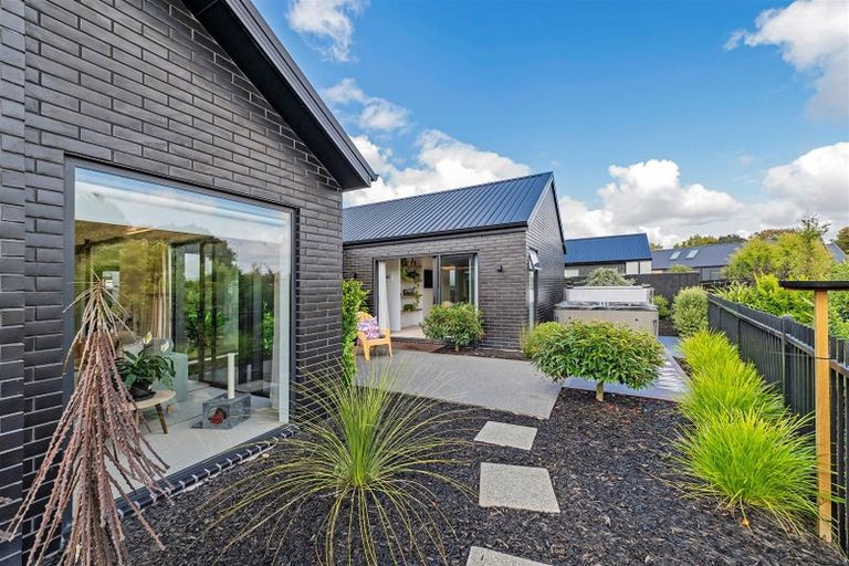 Photo of property in 10 Kinnerton Lane, Casebrook, Christchurch, 8051