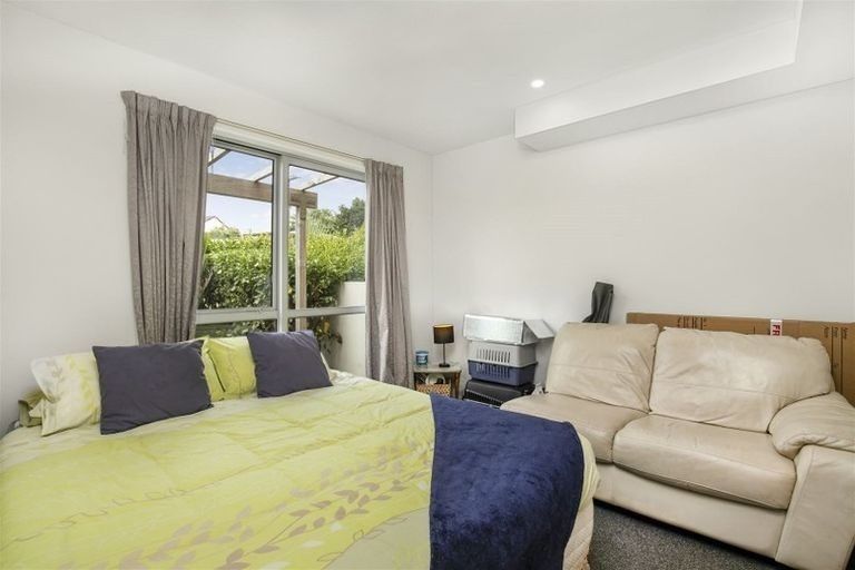 Photo of property in 31/11 Ray Small Drive, Papakura, 2110