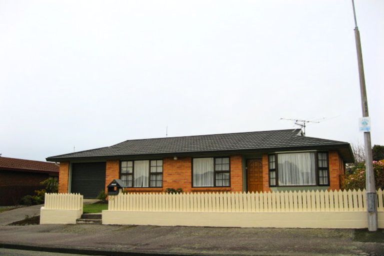 Photo of property in 23 Kauri Terrace, Hargest, Invercargill, 9810