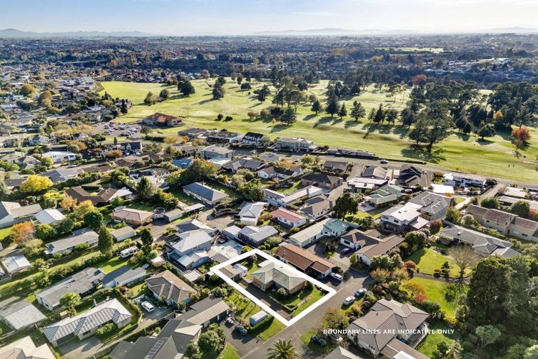 Photo of property in 32 Sandwich Road, St Andrews, Hamilton, 3200