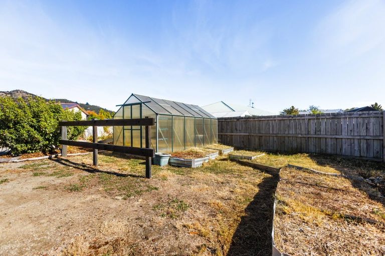 Photo of property in 21 Frye Crescent, Albert Town, Wanaka, 9305