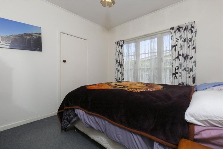Photo of property in 100a Astley Avenue, New Lynn, Auckland, 0600