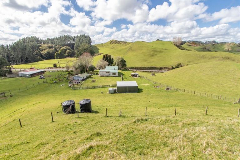Photo of property in 1959 Tarata Road, Tarata, Inglewood, 4387