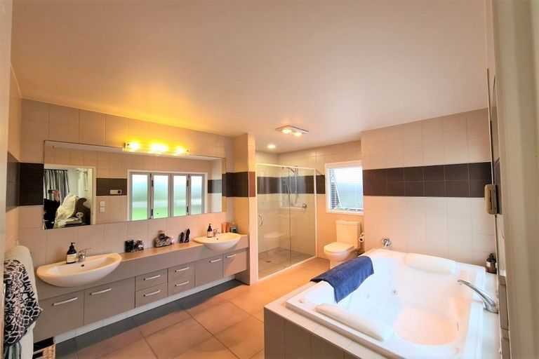 Photo of property in 11 Pacific Park Way, Papamoa Beach, Papamoa, 3118