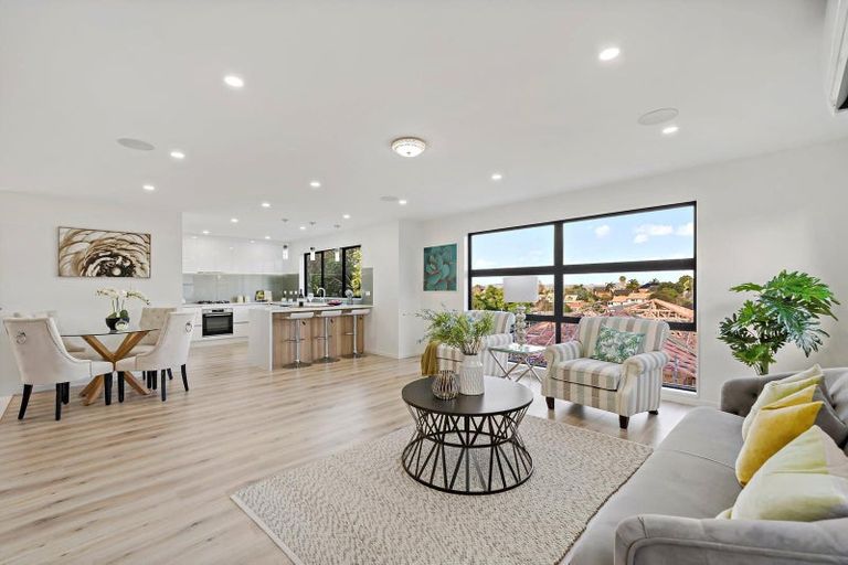 Photo of property in 11 Tawapou Close, Massey, Auckland, 0614