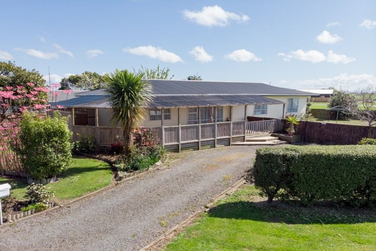 Photo of property in 30 Mahana Road, Ngatea, 3503
