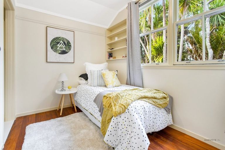 Photo of property in 342 Titirangi Road, Titirangi, Auckland, 0604