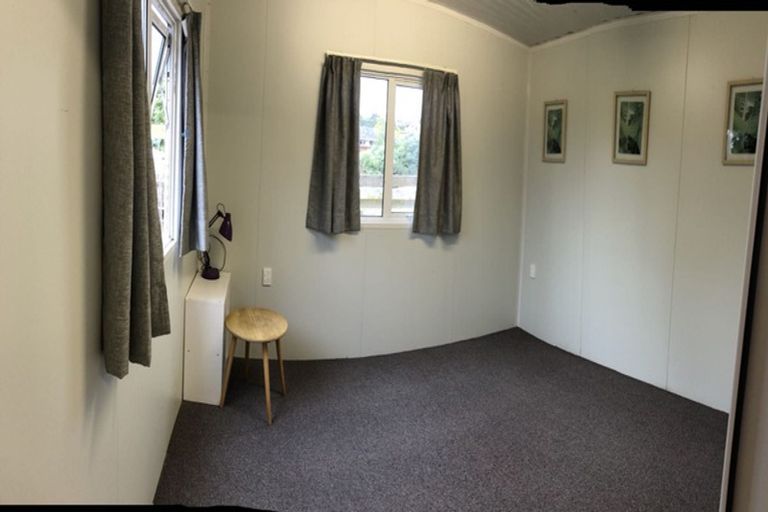 Photo of property in 54 Normanton Street, Glenfield, Auckland, 0629