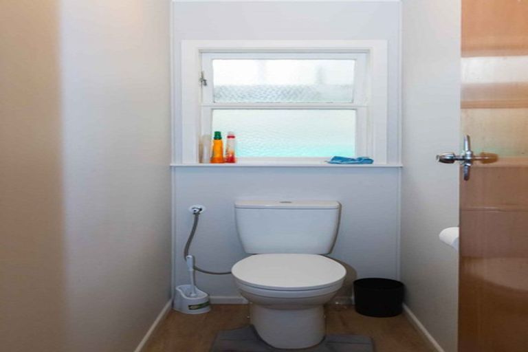 Photo of property in 30a Collier Avenue, Karori, Wellington, 6012