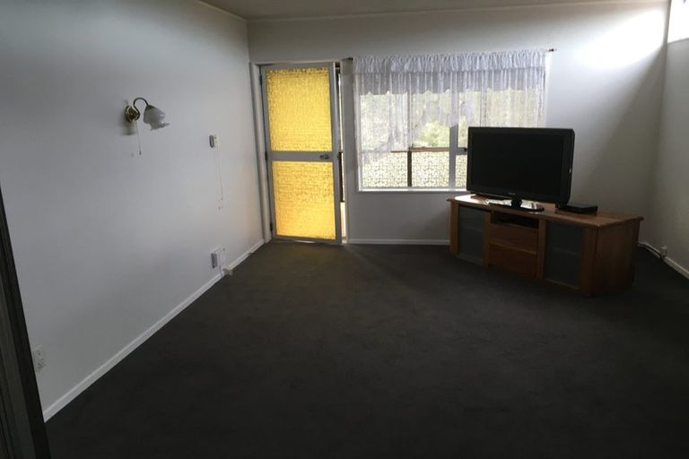 Photo of property in 1/20 Halldene Terrace, Red Beach, 0932