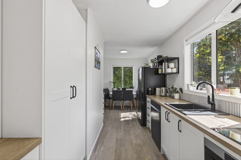 Photo of property in 79 Awanui Street, Merrilands, New Plymouth, 4312