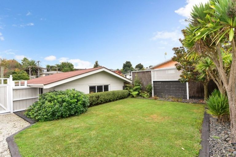 Photo of property in 2 Ranui Street, Dinsdale, Hamilton, 3204