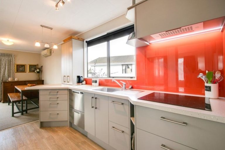 Photo of property in 2 Otatara Road, Taradale, Napier, 4112