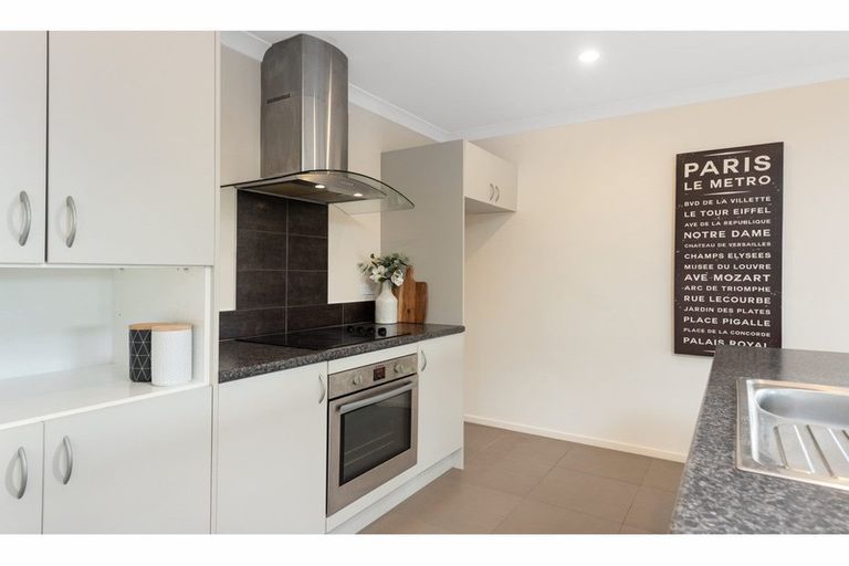 Photo of property in 31 Bateleur Close, Welcome Bay, Tauranga, 3112