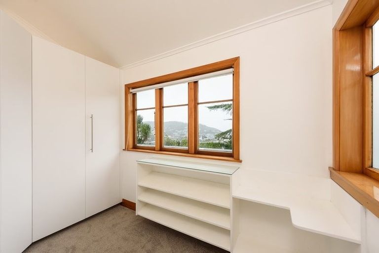 Photo of property in 15 Aranoni Street, Island Bay, Wellington, 6023