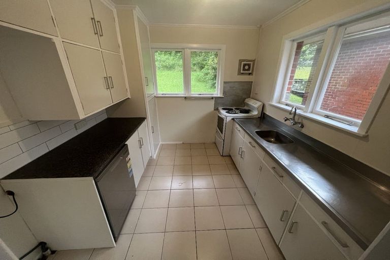 Photo of property in 61 Taylor Terrace, Tawa, Wellington, 5028