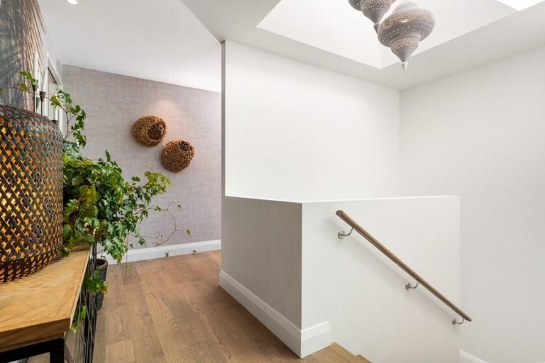 Photo of property in 39 Kiteroa Place, Cashmere, Christchurch, 8022