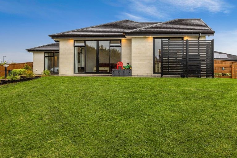 Photo of property in 6 Waimiri Road, Glenbrook, Waiuku, 2681